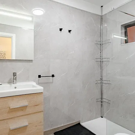 The Sunset View אדחה