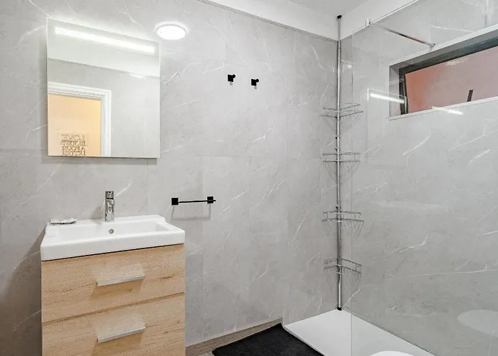 The Sunset View アデヘ